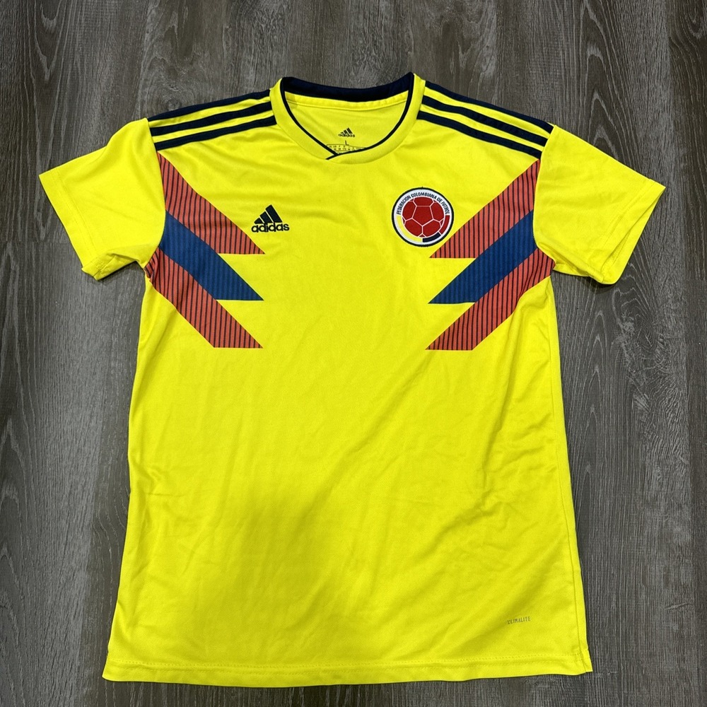 COLOMBIA 2018 2019 HOME FOOTBALL SHIRT SOCCER JERSEY ADIDAS CW1526 sz S 19x27